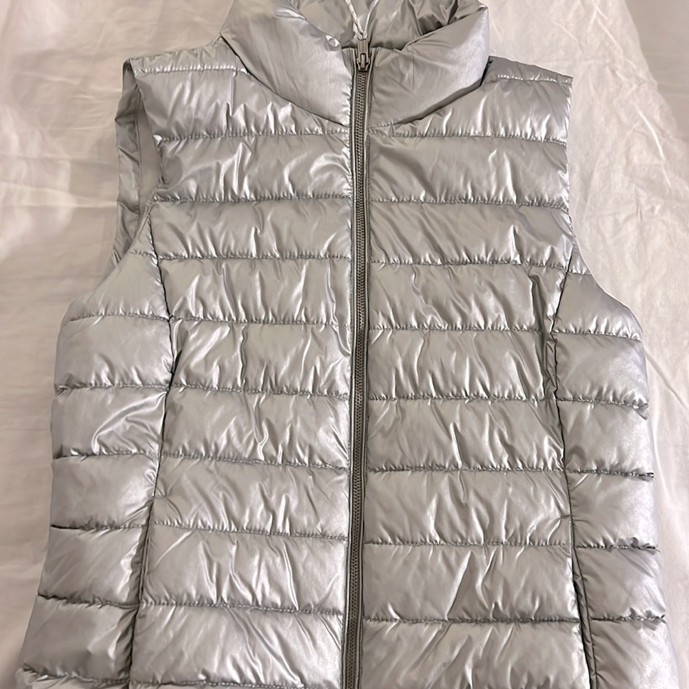 Gap silver puffer vest xs
